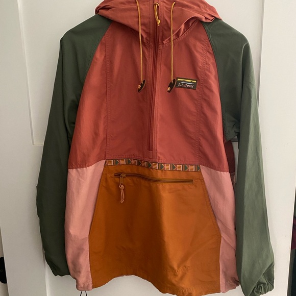 L.L. Bean Women's Mountain Classic Anorak - Picture 2 of 6